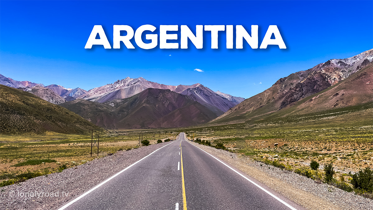 Photo of open road in the Argentinian mountains near Las Lenas