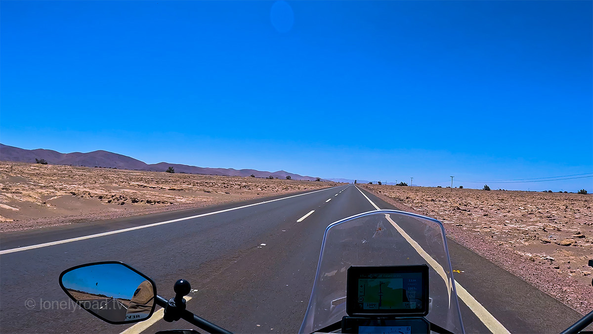 A view of the Chilean Pan-American Highway